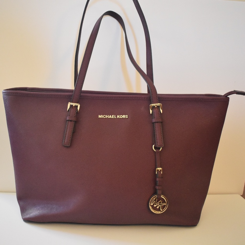 NWT Michael Kors Plum Jet Set Travel Zip Multi Function Saffiano Leather Tote